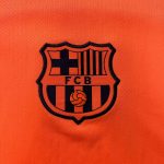 Nike Men's Orange and Blue T-shirt - Image 4