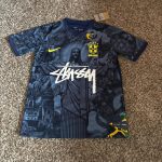 Nike Men's Navy and Blue T-shirt