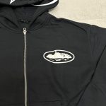 Corteiz Alcatraz Island Hoodie – Black | Puff Print - Image 3