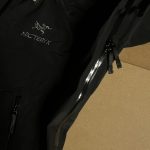 Arc'teryx Men's Black Jacket - Image 2