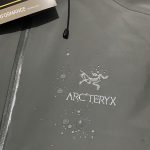 Arc'teryx Men's Grey Jacket - Image 3