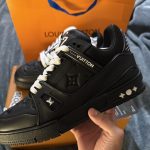 Louis Vuitton Men's Black Trainers - Image 3