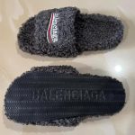 Balenciaga Men's Grey and White Slides - Image 4